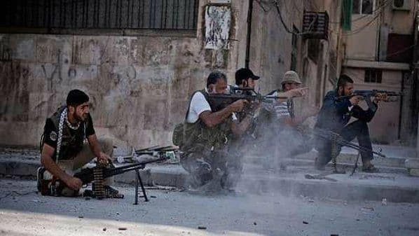 شبان يأسرون ضابطين و10 عناصر م...