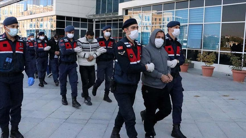 تركيا.. السجن لأربعة سوريين بت...