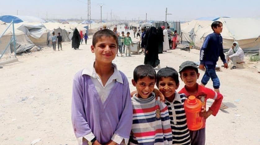 "قسد" تفرج عن عشرات العائلات م...