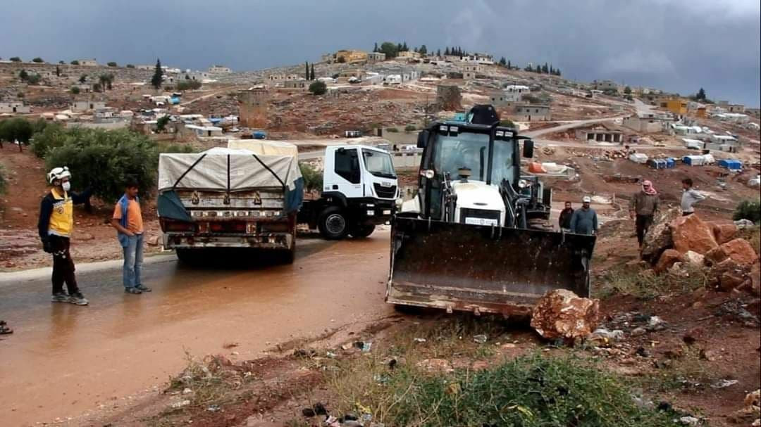 إصابة 10 أشخاص بحوادث مرورية م...