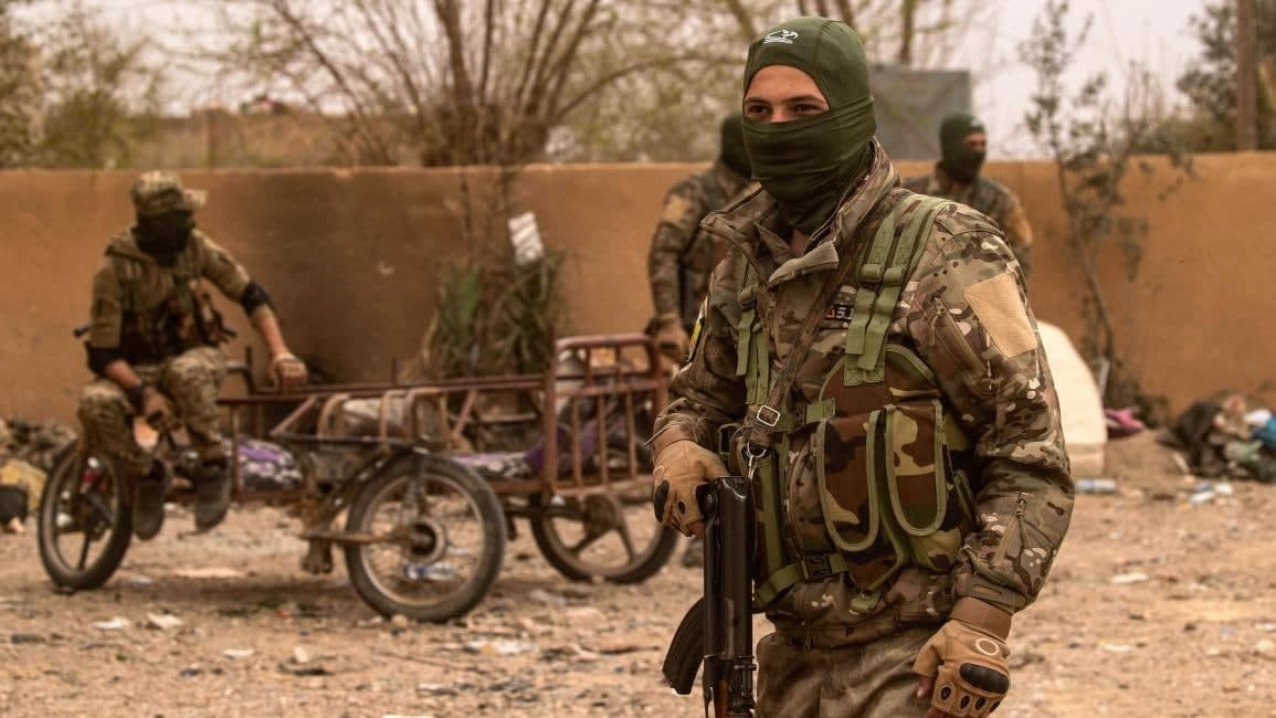 هجوم مسلح يستهدف حاجزا لـ "قسد...