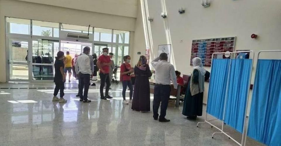 "الإدارة الذاتية" تفرض حظر تجو...