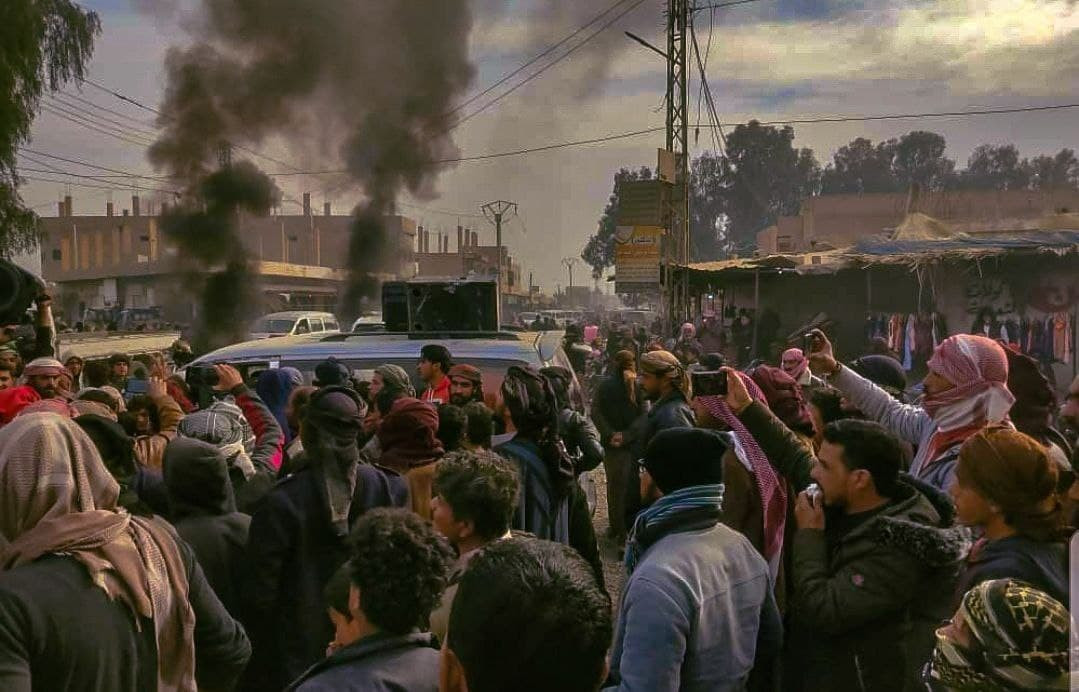 مظاهرتان ضد سياسات "قسد" في دي...