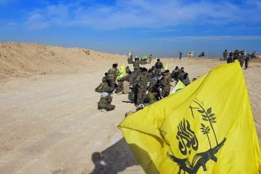 تحسبا للقصف.. ميليشيا أفغانية...