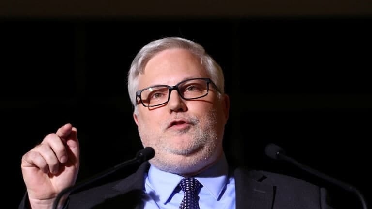 واشنطن تعتزم توسيع دائرة عقوبا...