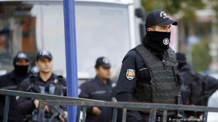 تركيا.. اعتقال 18 مشتبها بانتم...