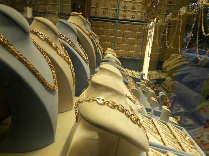 انخفاض طفيف على سعر الذهب في ا...