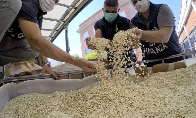 قيمتها مليار يورو.. إيطاليا تتلف أكبر شحنة مخدرات مهربة من سوريا