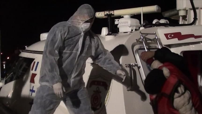 تركيا.. إنقاذ 56 لاجئا قبالة س...