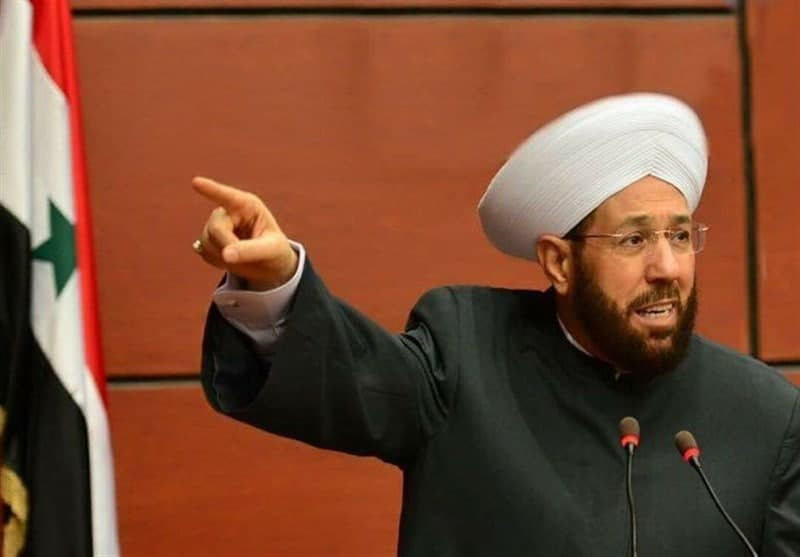 مفتي الأسد من طهران يؤكد تبعية...