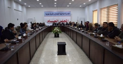 اتهمها بالتناغم مع "إسرائيل".....