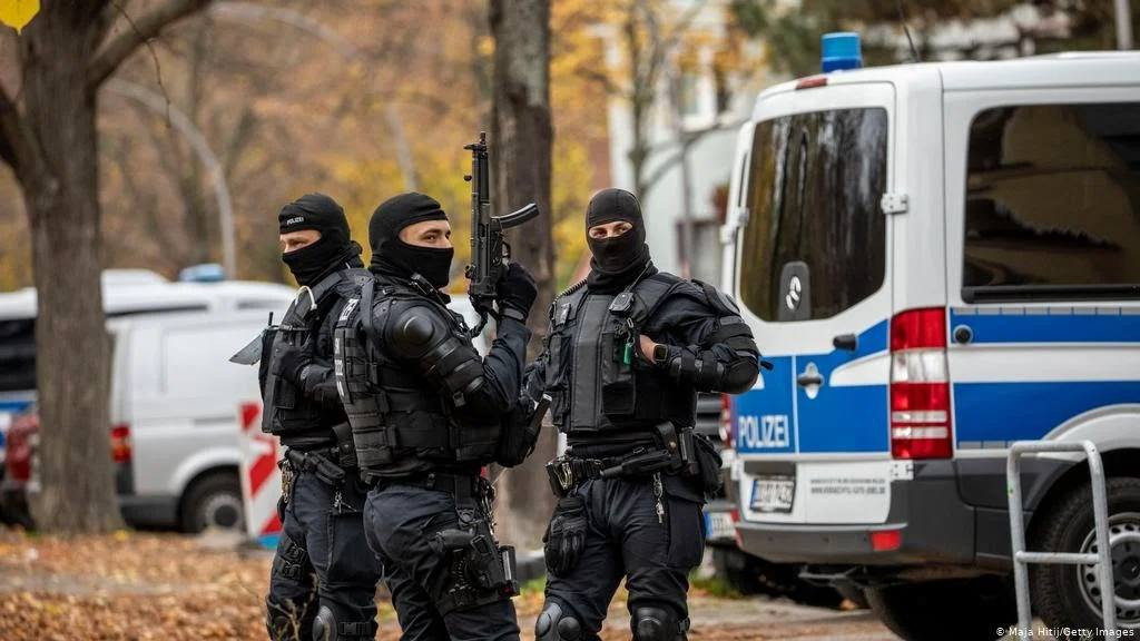 بتهمة تمويل الإرهاب في سوريا.....