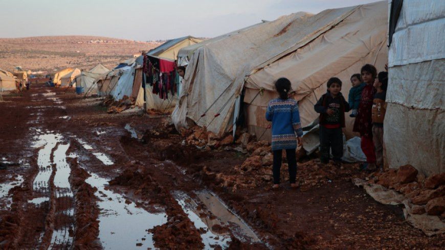 سوء التغذية يفتك بأطفال المخيم...