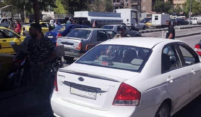 خلاف على طابور الوقود جنوب دمش...