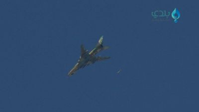 عشر طائرات حربية للنظام وروسيا...