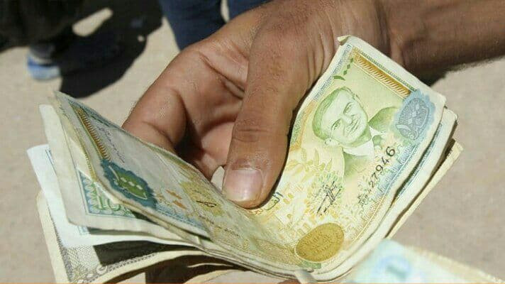 ضعف اﻷجور يدفع عمال المخابز لت...