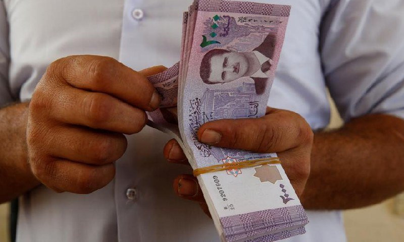 الليرة السورية تترنح والنظام ي...