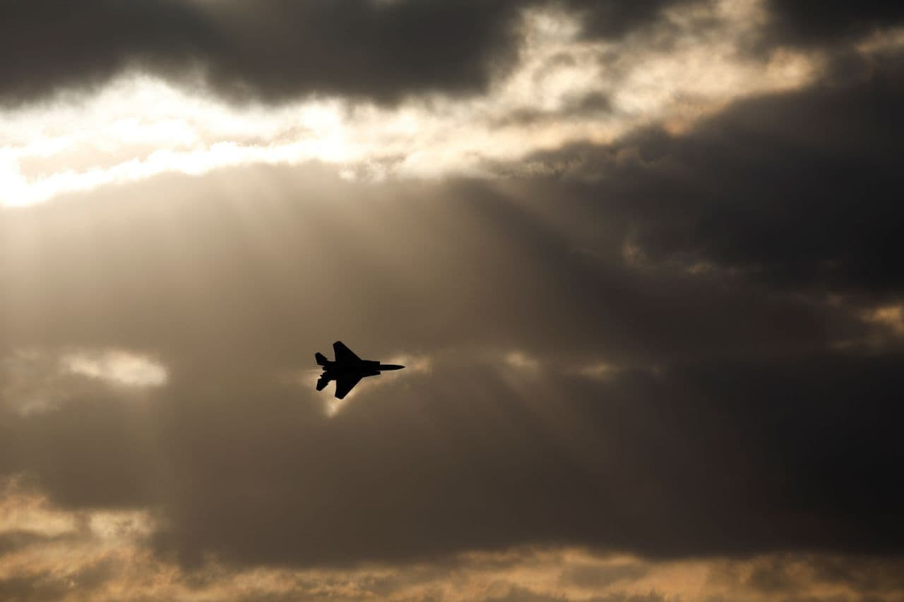 كيف يتفاعل الموالون مع الضربات...