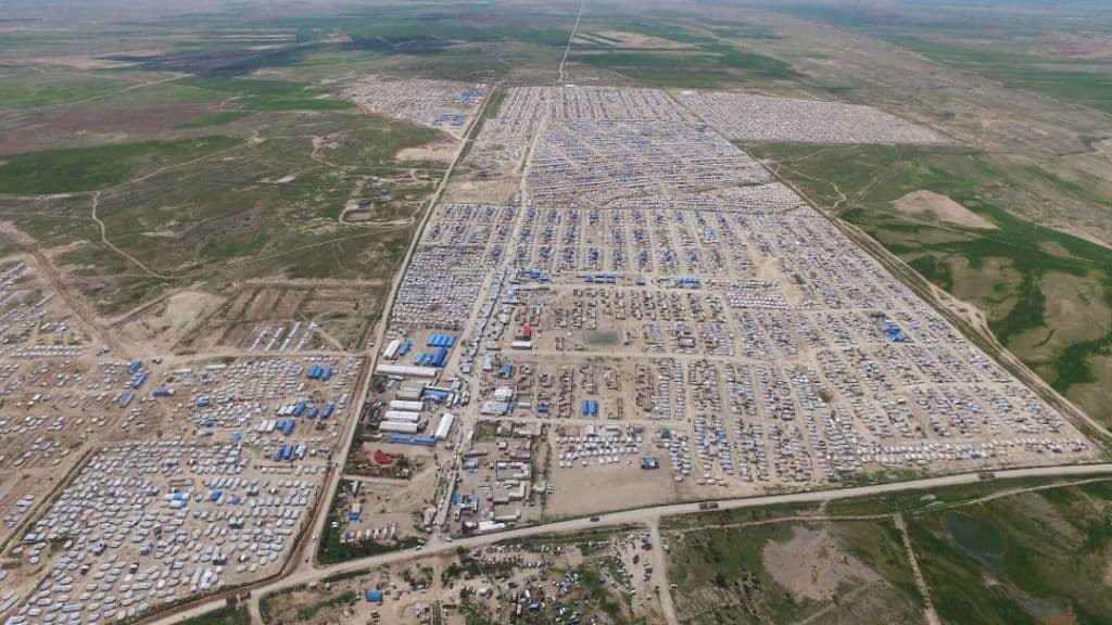 الصليب الأحمر يطالب الدول باست...