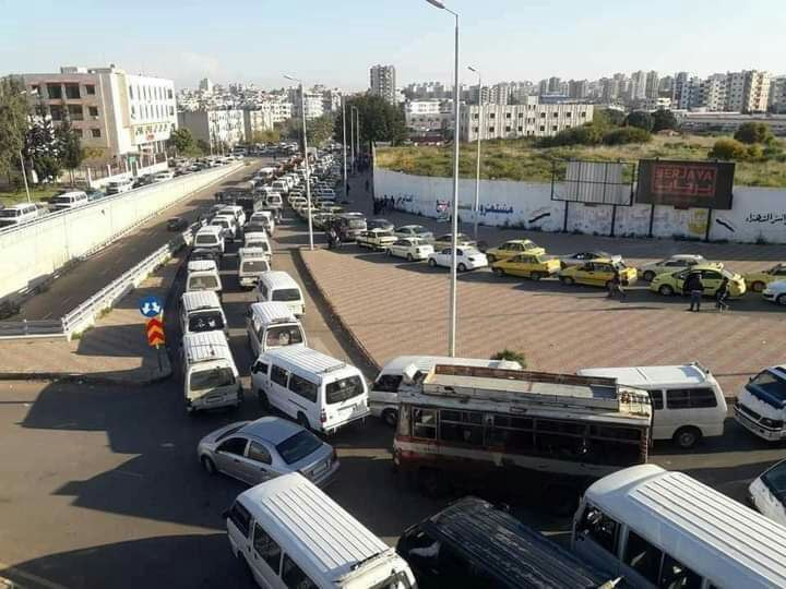 بعد دمشق.. اللاذقية تخفض كميات تعبئة البنزين 50 بالمئة