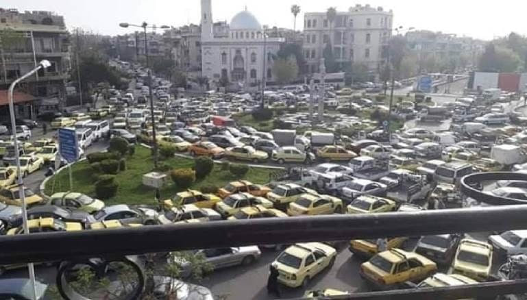 فتاة سورية ترد على طبيب أهينت...