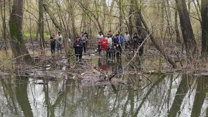 تركيا.. إنقاذ 30 مهاجرا علقوا...