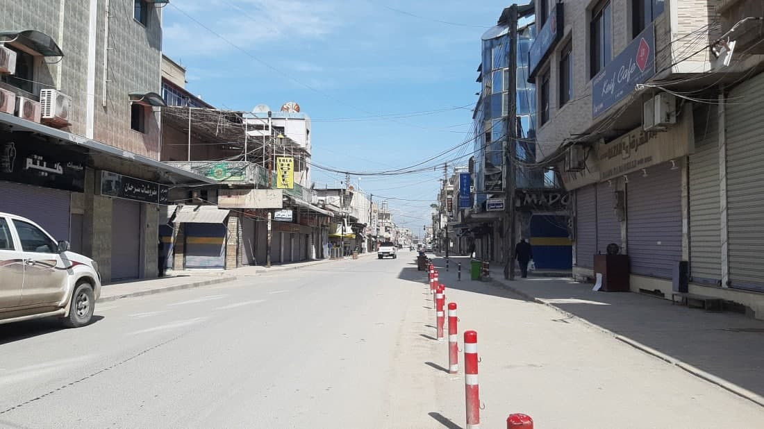 "الإدارة الذاتية" تجدد فرض حظر...