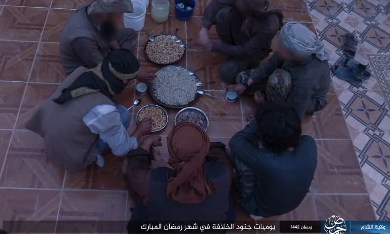 "داعـش" ينشر صورا لعناصره في ا...