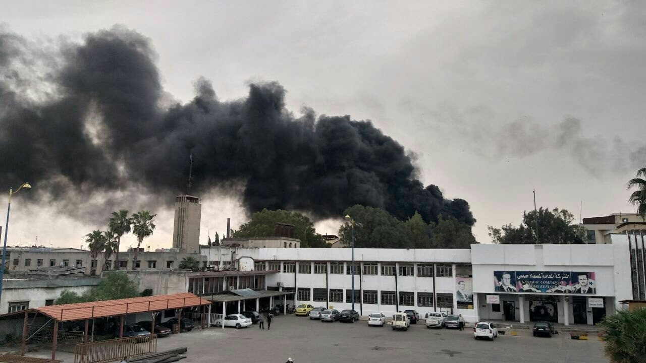 اندلاع حريق بمصفاة حمص (صور)