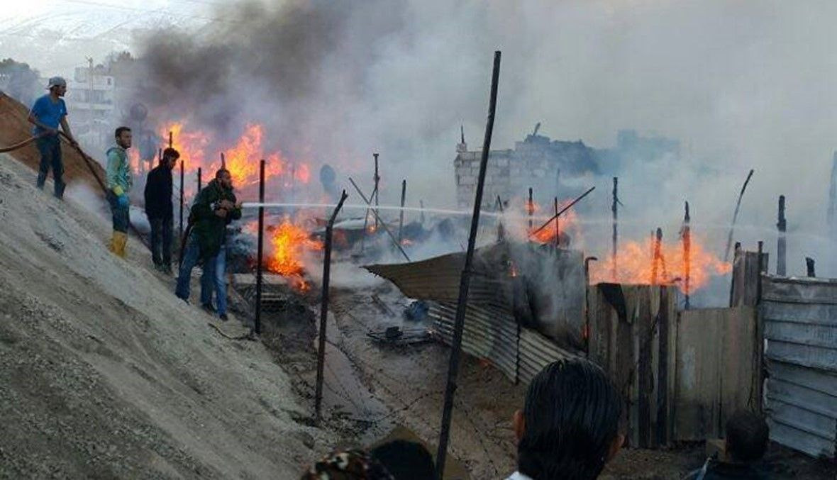 وفاة ثلاثة أشخاص بحريق في مخيم...