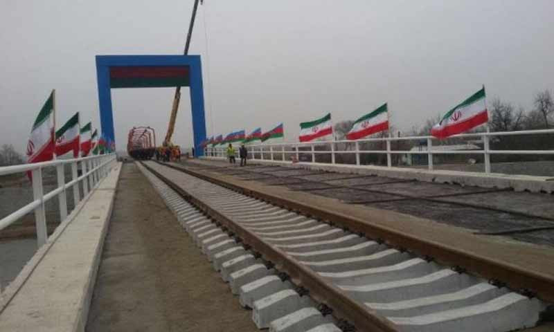 الرئيس الإيراني: مشروع سكة حدي...