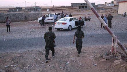 قيادي في"قسد" يطلق النار على أ...