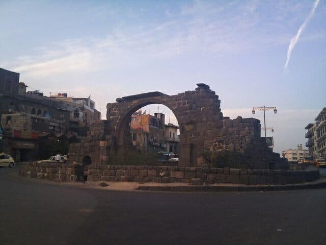 مطاردة تنتهي بسلب سيارة من شرك...