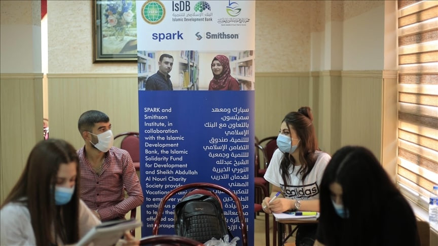 1700 طالب سوري في تركيا يتلقون...