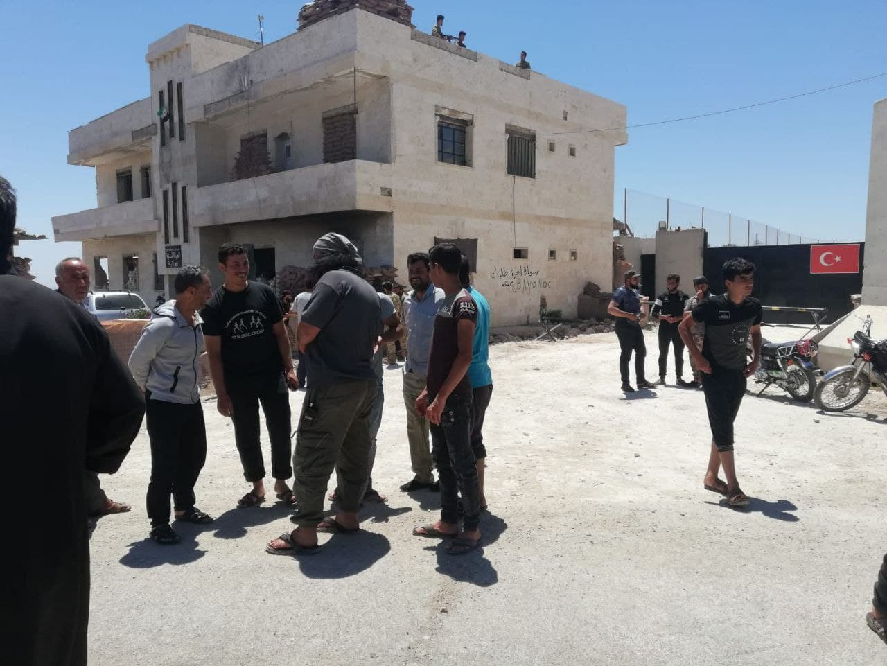 احتجاجات لأهالي جبل الزاوية أم...