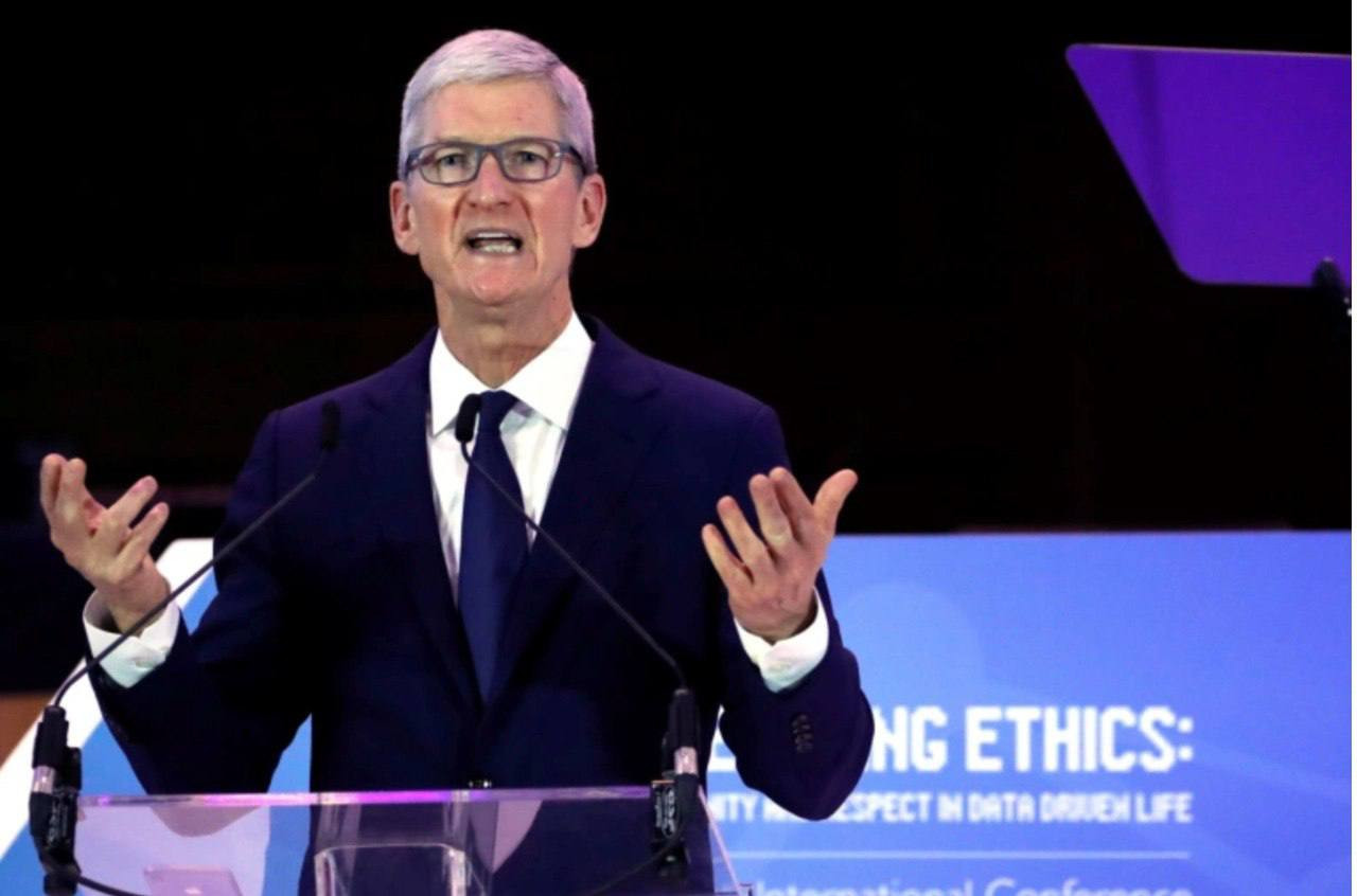 بين أندرويد وآيفون.. رئيس آبل...