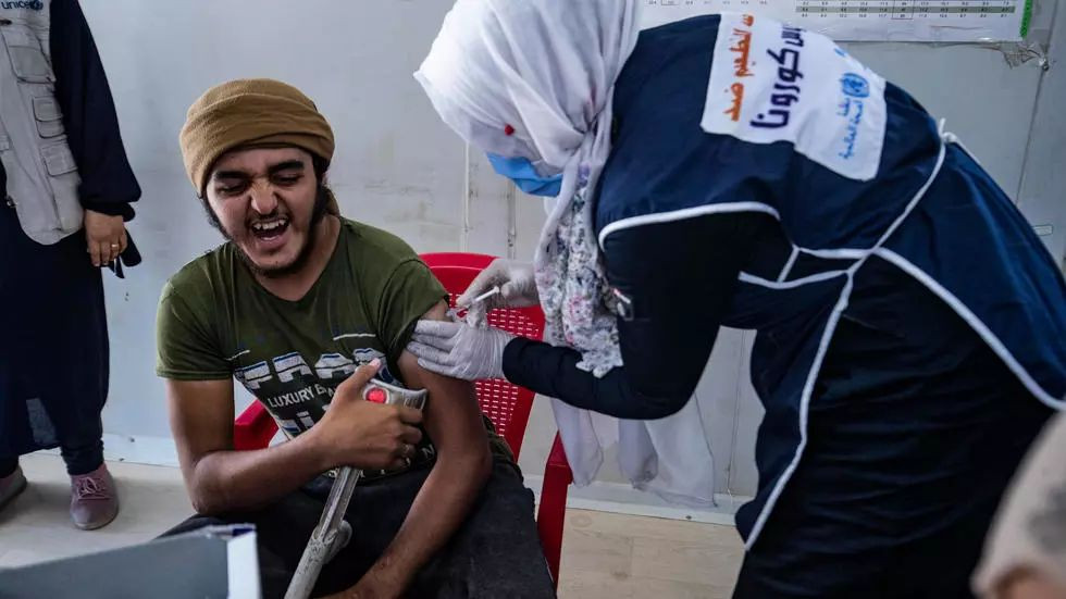 205 أشخاص تلقوا لقاح "كو.رو.نا...