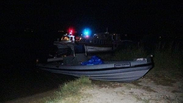 الشرطة التركية توقف 18 لاجئا س...