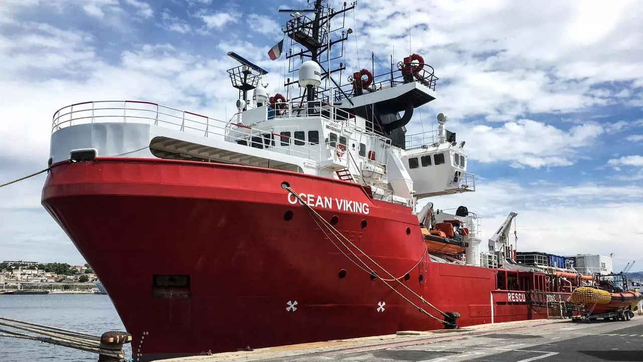 بينهم سوريون.. إنقاذ مئات اللا...