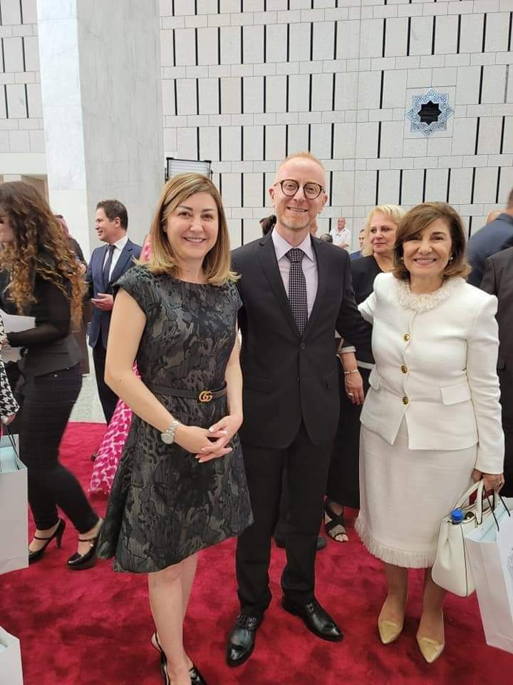 "لونا الشبل" تستفز الموالين.....