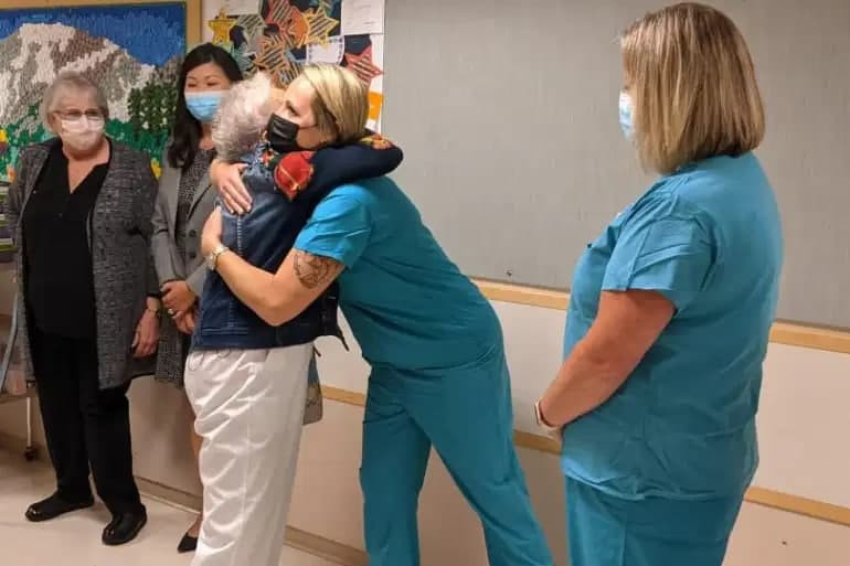 عن عمر قارب 100 عام.. تقاعد أك...