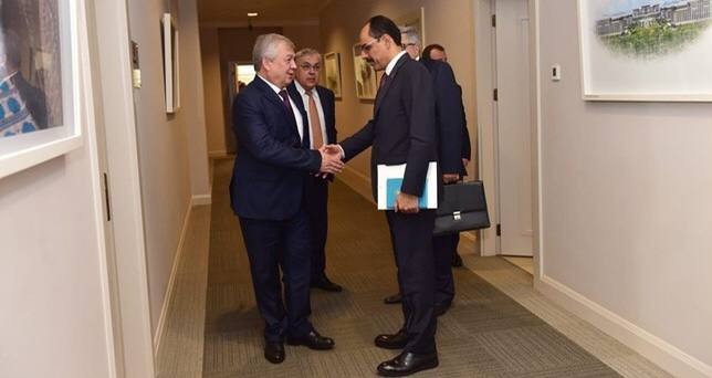 قالن ولافرنتييف يبحثان آخر الم...