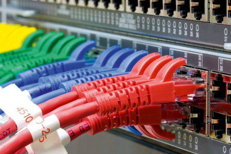 سوق سوداء لبوابات الإنترنت بمن...