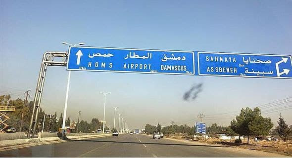 درعا.. محتجون يقطعون طريق "دمش...