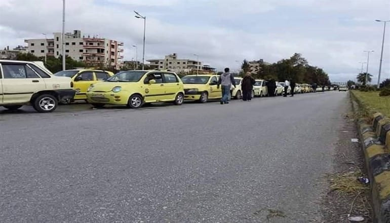 ثلاث رسائل غائبة عن اللاذقية 