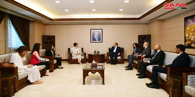 وزير خارجية النظام يبحث مع مسؤ...