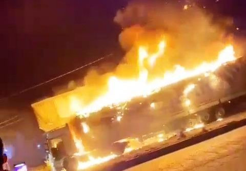 حلب.. انفجار بسيارة شحن تركية...