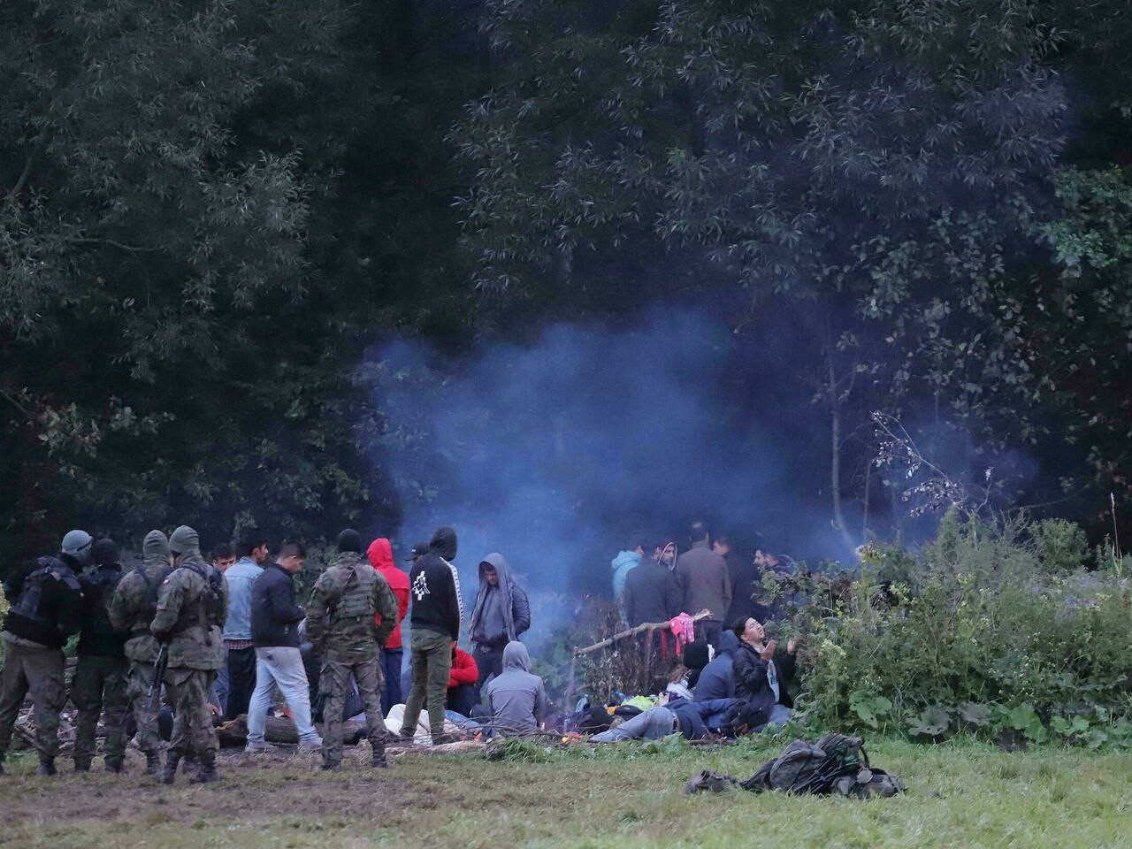 بولندا.. إنقاذ 7 مهاجرين سوريي...