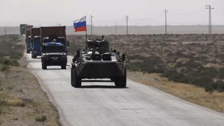 وفد روسي يلتقي بقادة الميليشيا...