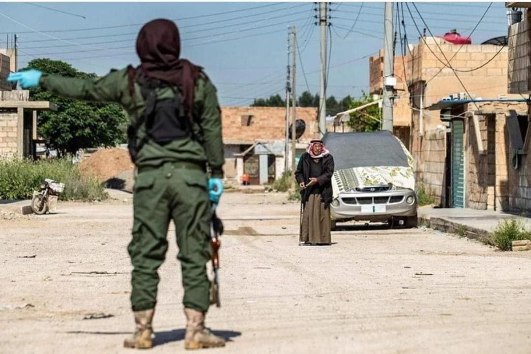 "قسد" تجبر نازحين على إخلاء من...